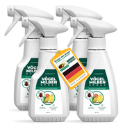 Vierer Pack Silberkraft Vögel Milben Spray – zwei 250-ml-Sprühflaschen zur Milbenabwehr bei Ziervögeln. Produktetikett zeigt eine rote Vogelmilbe und einen Wellensittich. Anhänger mit der Aufschrift 'Stoppt den Befall – Schnell & effektiv' sowie 'Made in Germany' mit deutscher Flagge. Enthält Zitroneneukalyptus für sofortige und langanhaltende Wirkung